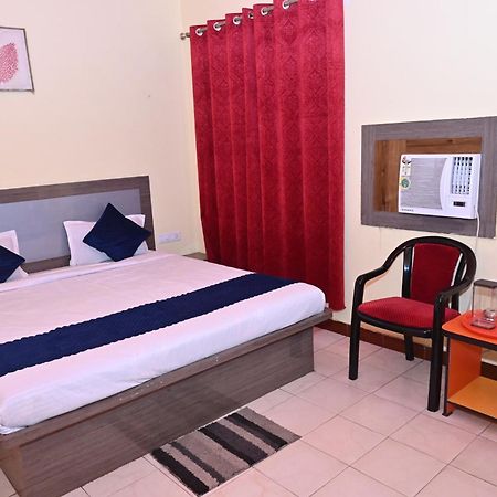 Hotel The Finch Purî Extérieur photo