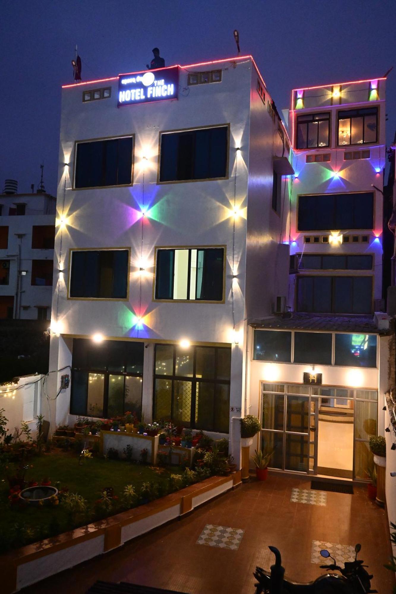 Hotel The Finch Purî Extérieur photo